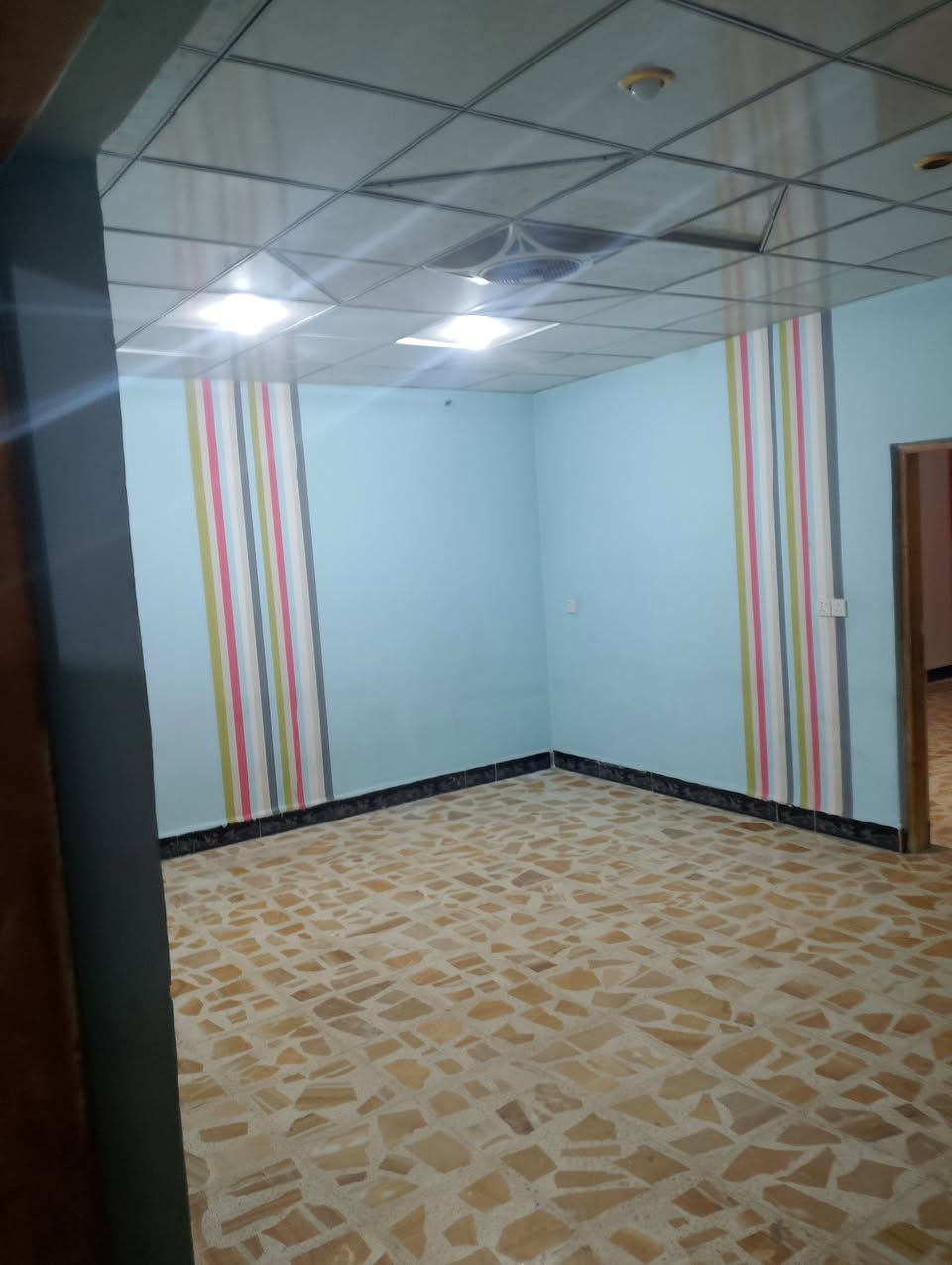 دار للايجار مساحه 200طابق ارضي غير منعزل حي العسكري قرب كوزمتك ايناس
استفسار أكثر ***********
