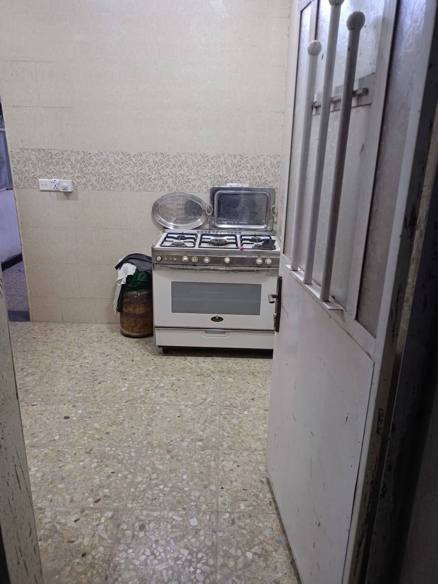 بيت للبيع الشعله الدوانم المساحه 100متر طابق واحد البيت فارغ جاهز للسكن للاستفسار  الاتصال على الرقم ***********
