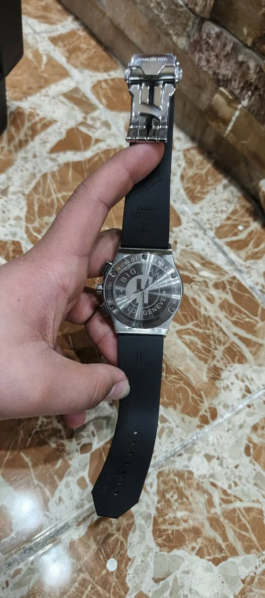 ساعه هلوبلوت اصلي مكينه سوسري اصلي
تاريخ وثواني شهري مع كل ملحقات عنوان كركوك سعر خاص
6 براغي  يتحمل 10 امتار جوه المي


**إذا كنت صاحب هذا الإعلان وتريد حذفه لأي سبب، رجاءا أرسل رسالة إلى الدعم الفني**