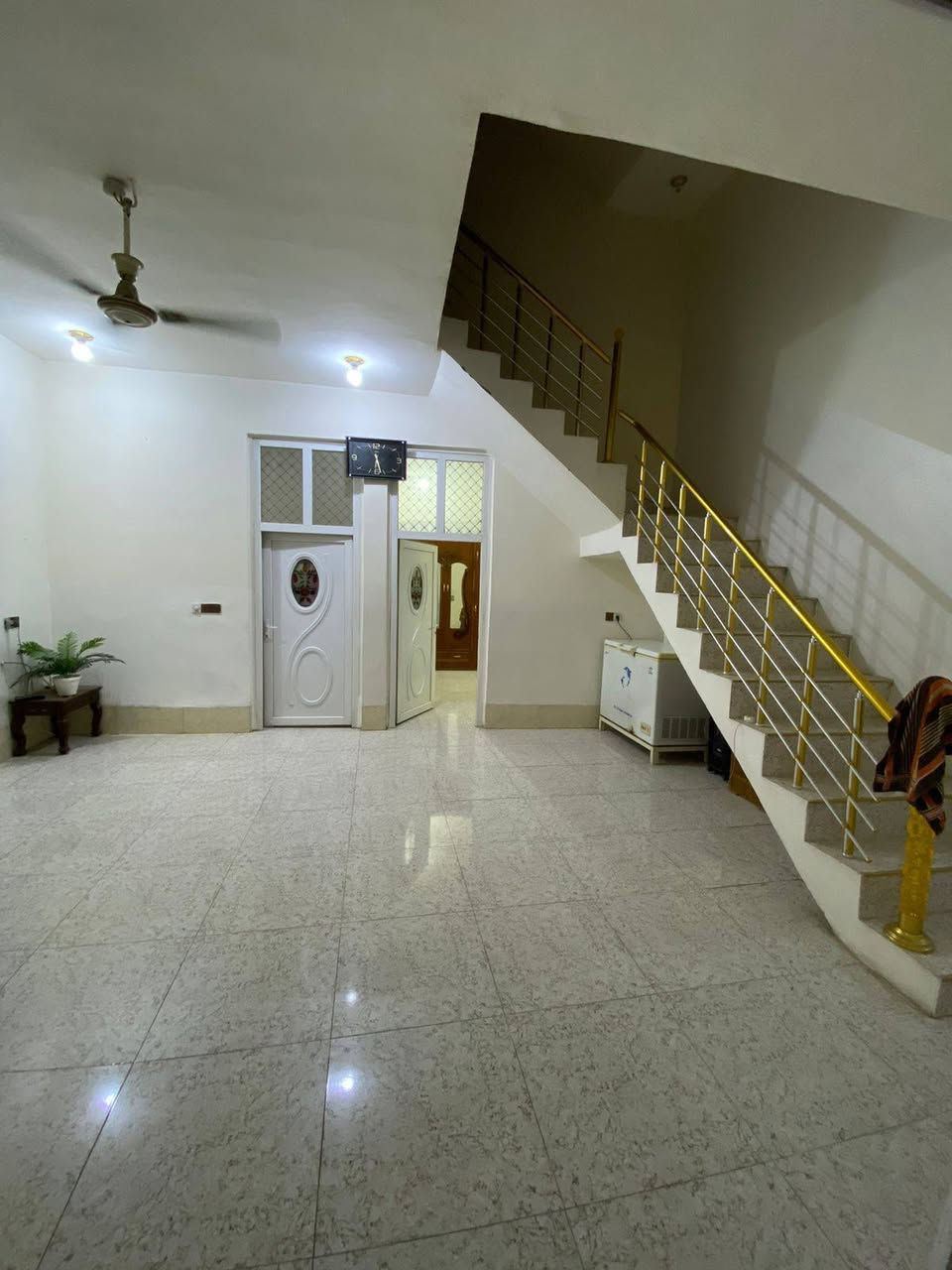 ابدء بصلاه على محمد وال محمد بيت للبيع المساحه 255 ديالى بهرز خلف الجامع الكبير جامع  مله روزي بيت حديث طابقين للاستفسار ***********
