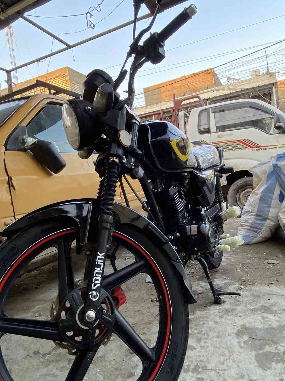 سلام عليكم دراجه ماكس موديل 2025دراجه نضيفه مكينتهة قليل بحقهه اكول نضيفه كهربائيات شغاله كله اشاير علا دشبول نكرة سلف  ونضافته شوف عينكم بل صور دراجه ما مشتغلة اهواي مكاني بغداد  سعر 925وبيعه مجال حك اجية رقم ***********
