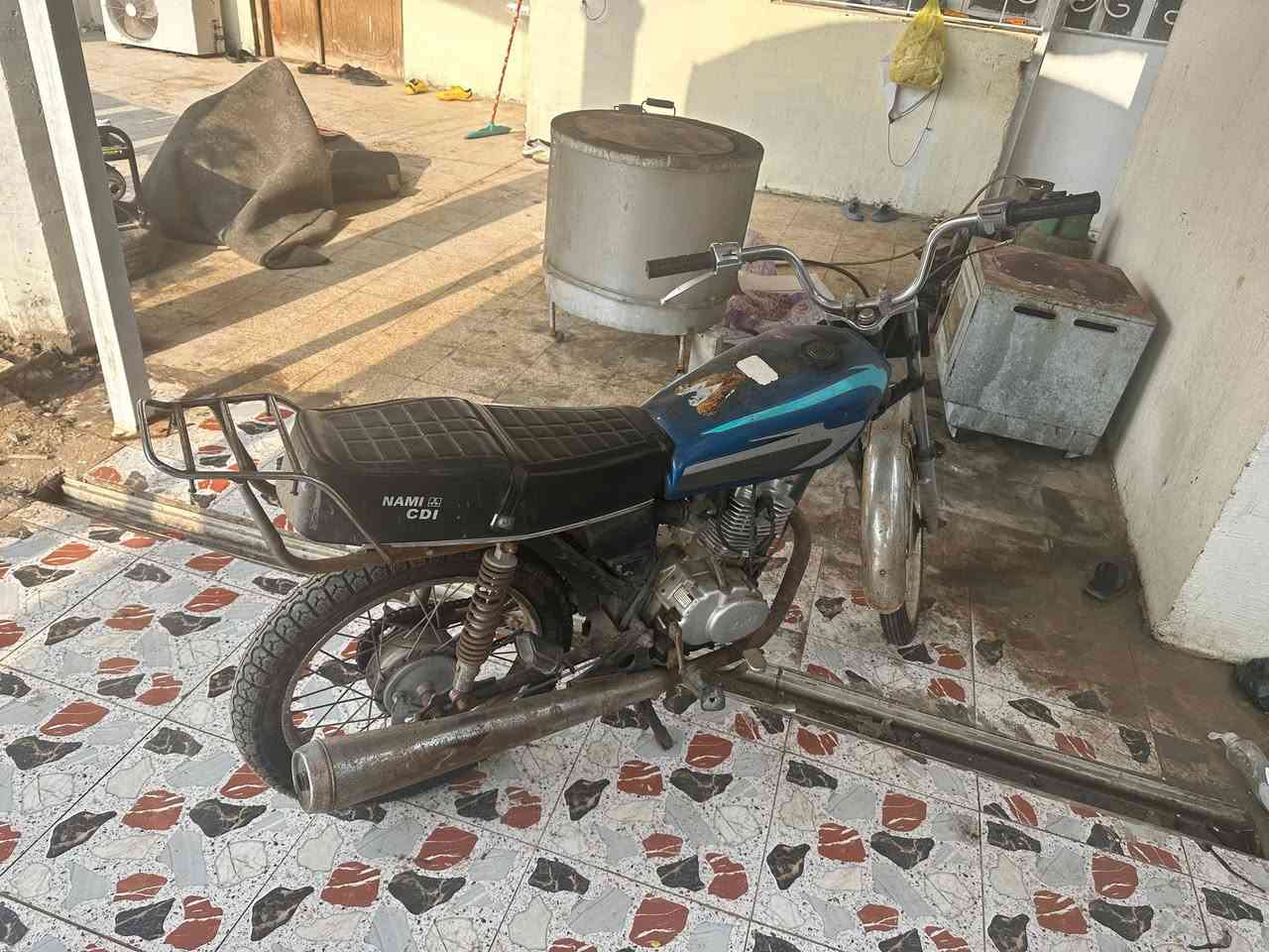 دراجه نامه شلامجه رقم وسنويه موديل 15 تحويل سعرها ب900 وبيها قليل مكاني بالتنومه شراي يتصل ***********
