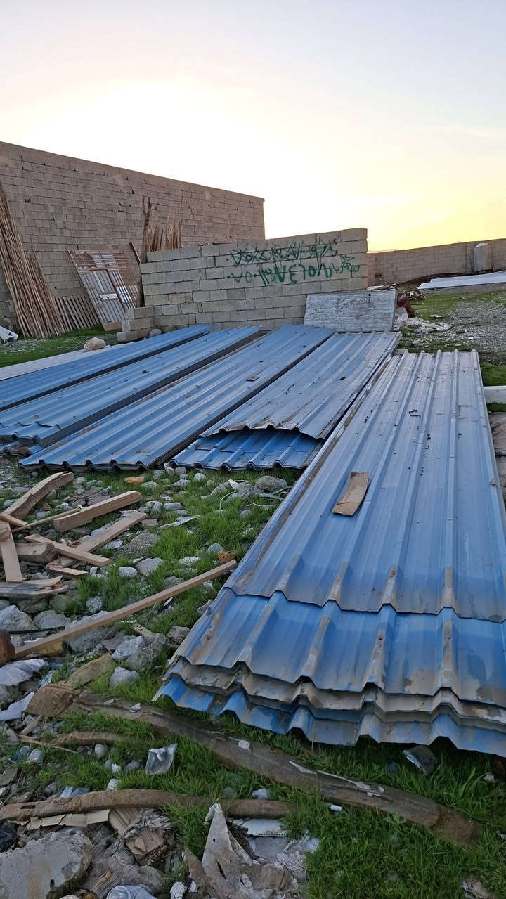 ***********_***********
جەمەلۆنی دەستی٢ بۆفرۆشتن خاوین و دەرەجە یەک قیاسی ٦م و٦٫٩٠م سعری یەک متری٥٫٥٠٠ ناونیشان چوارقوڕنە پشت بەنزینخانەی سلام
