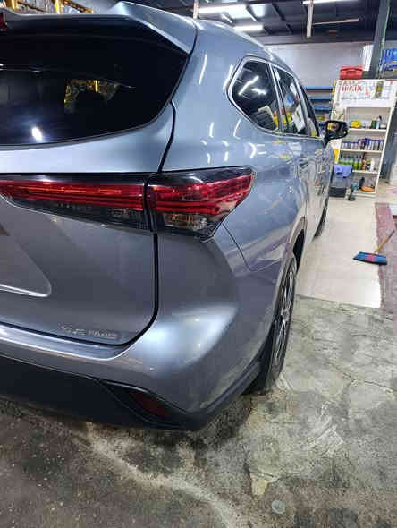 تيوتا هايلاندر 2023كلين تايتل AWDفور ويل  لون مميز مرغوب  ٤ سلندر توربو   بدون قطره صبغ   بحاله الزيرو ٤ الف كيلو فقط ماشيه وقابله للزياده رقم اربيل بأسمي تحويل مباشر 
فول مواصفات xle  
٧ مقاعد vip 
مقاعد جلد 
فتحه سقف
بصمه 
بصمه ابواب ذكيه
شاحن واير لس
تدفئه مقاعد
صندوق كهرباء 
AWD فور ويل

لد داخلي اناره محيطيه ابواب ودشبول 
وبعد بيها مواصفات خير من الله  
مرفق صورها بأمريكا  
مكان السياره الانبار رمادي
السعر المطلوب ٣٤٥ ورقه وقابل للتفاوض ماعجبك السعر علق تعليق يليق بيك وبشخصك لان ماتكدر تقارنها بسورنتو كوري 
*********** للاستفسار
