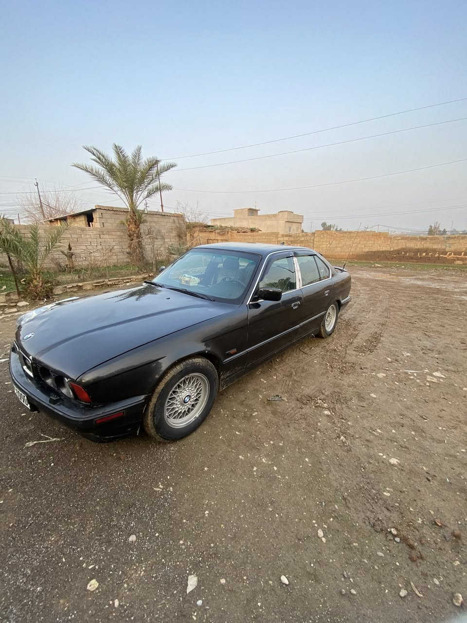 سلام عليكم بي ام للبيع 525مكينة 28سياره حيل حلوه وشرط مابيه بس هاي ضربه بل بنيد بعد ماسويتها كير عادي مكاني موصل رقمي ***********بي وتساب سعر مناسب 42وبيها مجال
