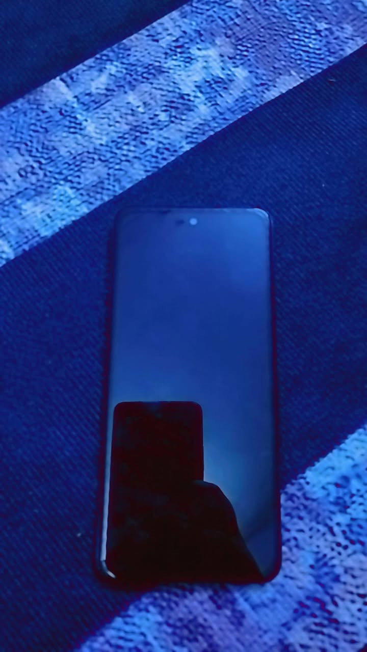 موبایل انفیکس للبیع مابی ای عیب بس تبدیل شاشه بی سعره 100 الف شرای یخابر عل رقم ***********
