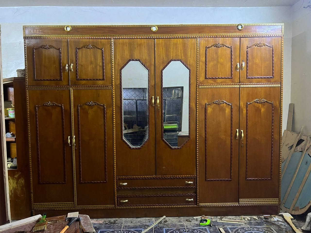 سلام عليكم يوجد كناتير صاج داخل وخارج السعر عل خاص اوتصال عل رقم الهاتف ***********
