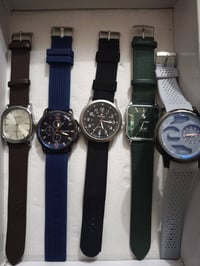 ٥ ساعات • ساعات يد