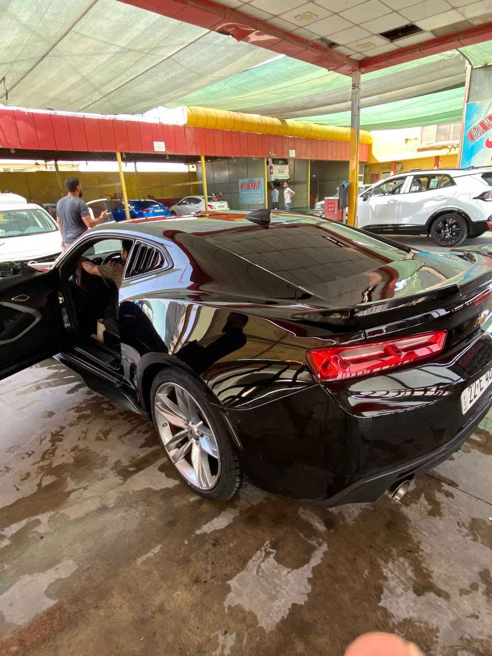 كمارو 2016 1lt
مواصفاتها: معروفه  
حادثها :  باب وثنين جابلغ 
الحادث موجود بالصور 
ايرباك بس برده 

ماشيه السيارة160 الف كيلو 

سعره 128 او مراوس 

***********
