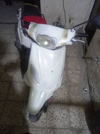 دراجة للبيع دراجة نضيفه بس عاطله ما عرف عطله شني السعر350 وبيه مجال 07...