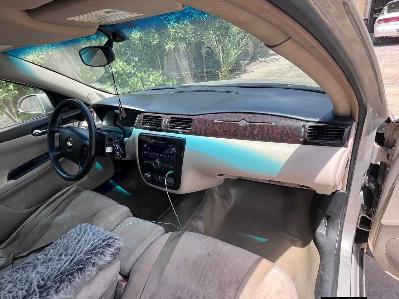 السلام عليكم
امبالا 2012 رقم ديالى  محرك 3600 
بيها ثلاث قطع صبغ بنيد وجاملغ عكس السايق والباب السكن حادثها بأمريكا جدا بسيط موجوده صور 
محرك وكير وضفيره وصدر كله جديد
السعر 98 وبيها مجال 
الموقع بعقويه
***********
