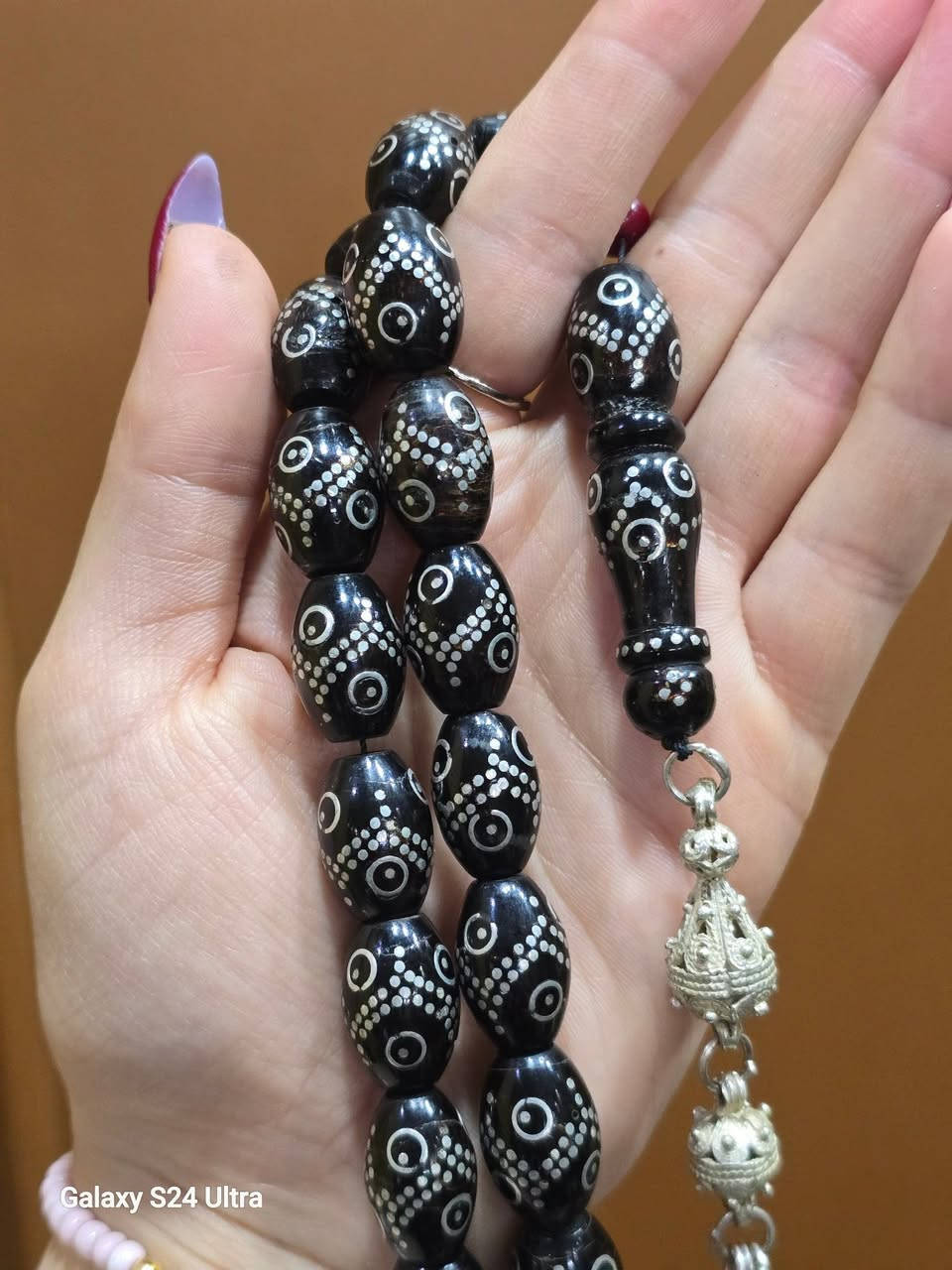 شوفولي ست الحلوين😍😍😍
مسبحة يسر مكاوية💚
وزن 106 غرام صافي بدون الشرابية💌

قياس الحبة 18  ب 14 مل 👾
شرابة فضة
 السعر عالخاص موجود شحن


**إذا كنت صاحب هذا الإعلان وتريد حذفه لأي سبب، رجاءا أرسل رسالة إلى الدعم الفني**