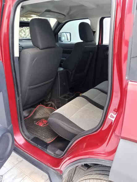 السلام عليكم 
دوج نترو موديل 2007 اللون ماروني محرك 3700 مكفول كير مكفول ترايك وين متريد بيها قطعتين صبغ اثر شخوط السياره مكفوله وجاهزه طخم تاير جديد باتري جديد ادامه كامله للصدر الرقم جديد لغايه 2030 السعر 95 ورقه وبيها مجال او مراوس حسب القناعه رقم المالك ( ***********)
