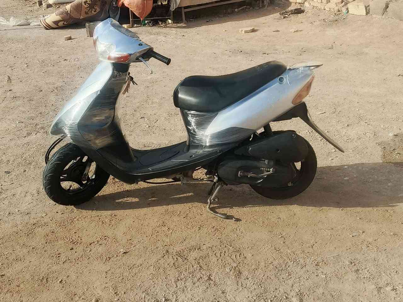 السلام عليكم دراجه رياضي سلفري كلها شغاله اوراق اصوليا السعر 450وبيه مجال للشراي لاتصال ***********حي الرساله شارع الماطور
