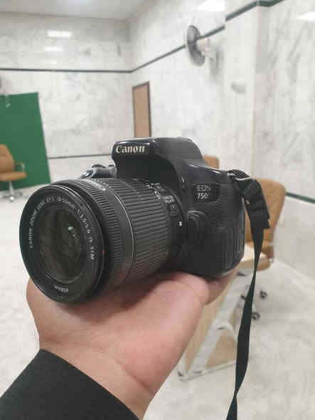 كامره كانون D750
ملحقاته 
بدي 
عدسة 18.55
بطاريات عدد 2 
شاحنه مزدوجة 
حزام كتف 
جنطة هدية 
التوصيل مجاني 
مكاني / بابل 
للإستفسار والاتصال 
***********

