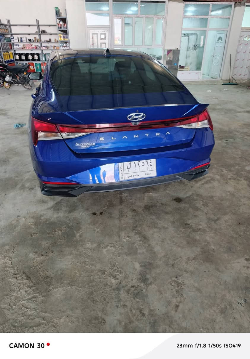 النترا موديل ٢٢فقط بارد الجاملغ الخلفي بدون صبغ رقم بغداد رقم الشاصي بالمنشور اذا اتحب اتشوف الضرر 
السعر ١٥٥ وبيها مجال 
للاتصال *********** مكان السياره ديالى بعقوبه
