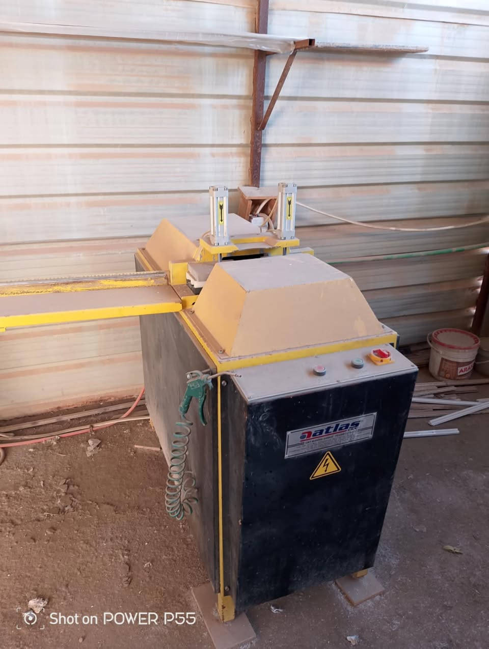 السلام عليكم
معمل اطلس للبيع 
معمل كامل عدا الكمبريسر ونضامه ثري فيز 
مكانه ديالى بعقوبه 
عارضه بـ 5 مليون 
للأستفسار ***********
