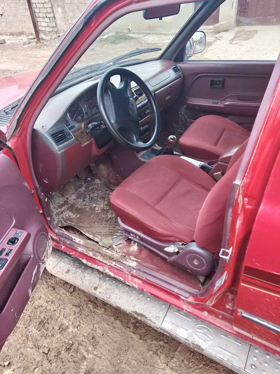 دير موديل 2011 رقم نينوى دولي كابون موجود لا صرف ولا نفخ معارض العنوان ربيعه السعر 80 وبها مجال***********
