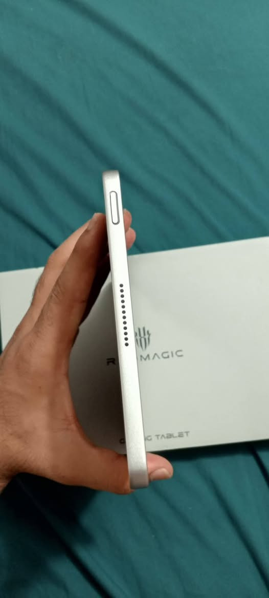 ايباد ريد ماجك استرا
ذاكره 256 رام 12
جهاز مكفول من كلشي 
مستخدم قليل ملحقات كامله 
السعر خاص 
مكاني نجف ***********
