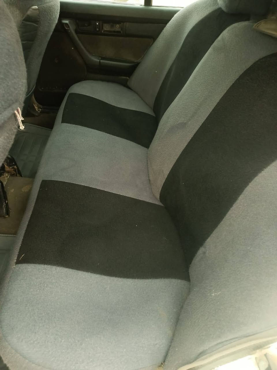 يالله للبيع Bmwموديل ١٩٩٠ حجم ٥٢٠ فتحه سقف كهربائيات كير مكينه نضاف كشر موضح بالصور نقص طوبه خلفيه وفلنجه وكاردن بي صوت تحويل مباشر السعر ٣٢بيها مجال ***********
