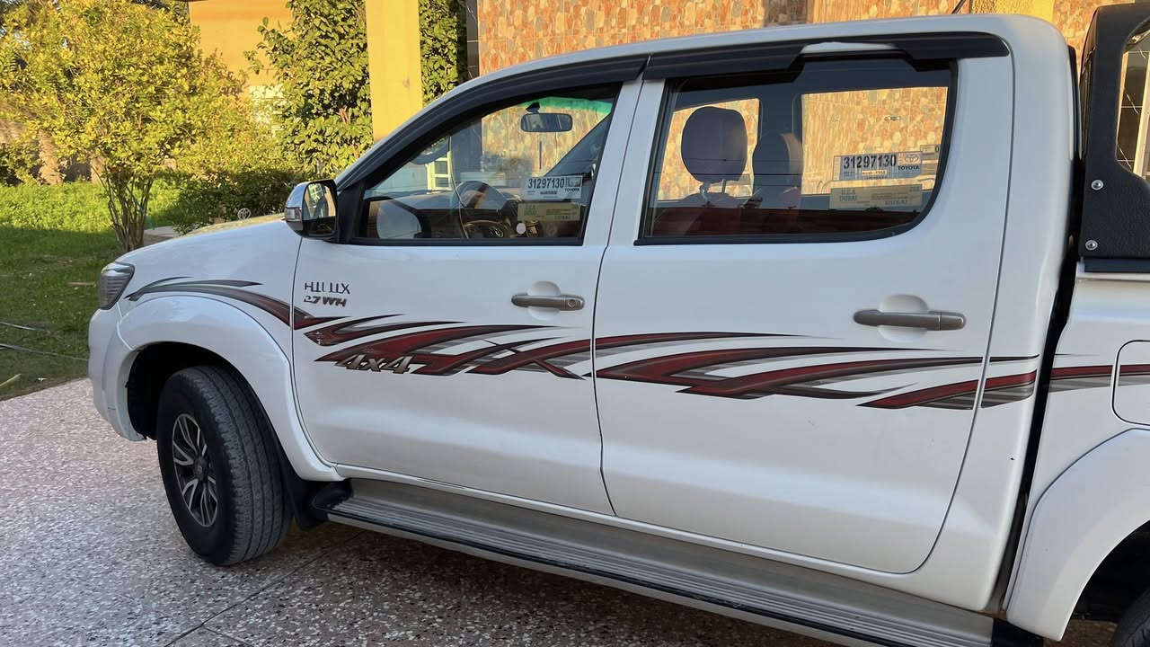 هايلكس فور ويل 2014 اوتماتيك مكفوله من الصبغ والتبديل عدا الدعاميه الأماميه مبدله محرك مفتوح لا تنقيص ولا تبخير 
السعر 205
***********
