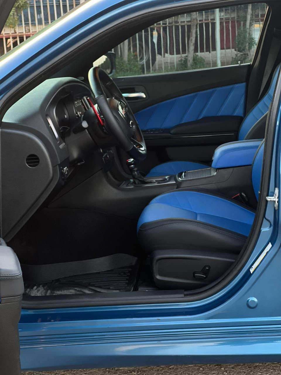 .للبيع جارجر RT هيمي  اعادة نشر بسبب الوعود الكاذبه

.أللون البحري 🔵 . 2021

..المواصفات..

موديل 2021.

.حساسات  خلفيه.

. السياره رقم أربيل وبيهه كتاب تضليل لحد شهر ال7 بهاي السنه

.شاشه جبيره.

.كامره خلفيه.

.بلوجكترات أماميه.

.كرسي السائق كهربائي. 
. ساون سستم Albina.

. تدفئه كراسيه أماميه.
 
. تشغيل عن بعد . عليها لدات داخليه الوان

. حجم المكينه 5700 RT هيمي.

.المسافه المقطوعه 50 الف 

.حجم الويل 20. 

.السياره مكفوله مابيها حادث. فقط قطعه وحده جاملغ ايسر والباب بي بارد 3 اصابع 

.السياره خير من الله كلشي مناقصها 

أمداريها كلش من كل النواحي بانزين شرط سوبر  .

.السيارة بأسمي تحويل مباشر.

.للتواصل ***********

العنوان :البصره البصرة, العراق
