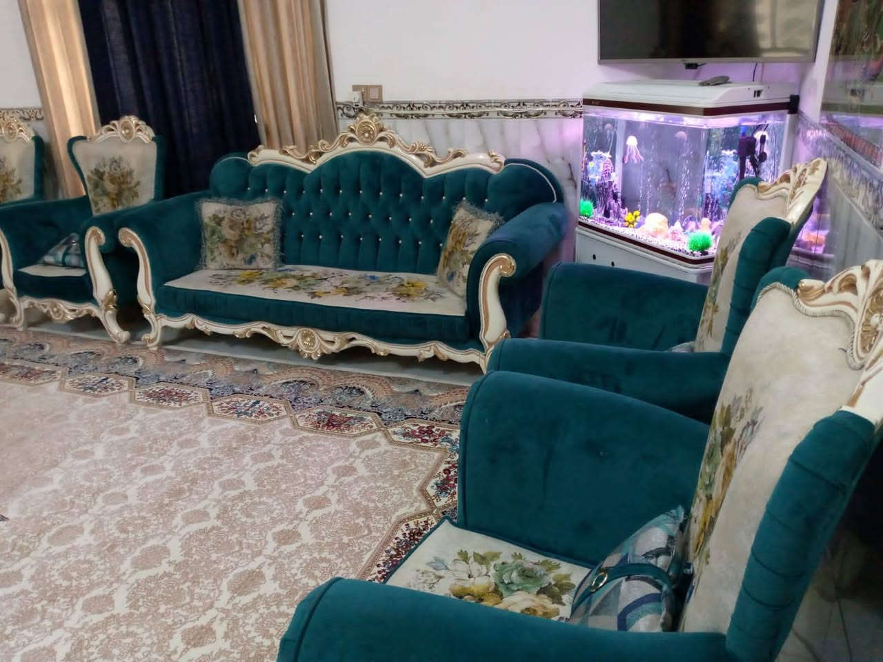 تخم زان تركي ١٠ مقعد  مع ماصه حجم كبير نظيف جدا خالي من اي عيوب.رايده ب950وبي مجال 
المقعد يشتغل وجهين...خااص مكاني الحمزه الغربي.


**إذا كنت صاحب هذا الإعلان وتريد حذفه لأي سبب، رجاءا أرسل رسالة إلى الدعم الفني**