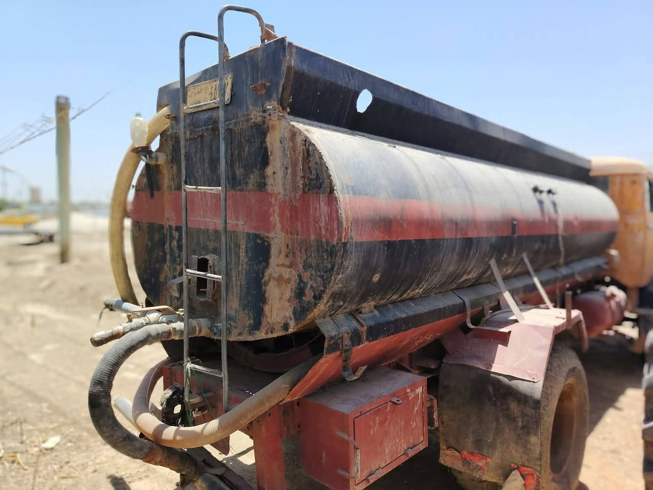 تنكر ابو ردين ماء للبيع
سعة التنكر 8 الف لتر
جاهز للعمل
للاستفسار الاتصال على الرقم ***********
