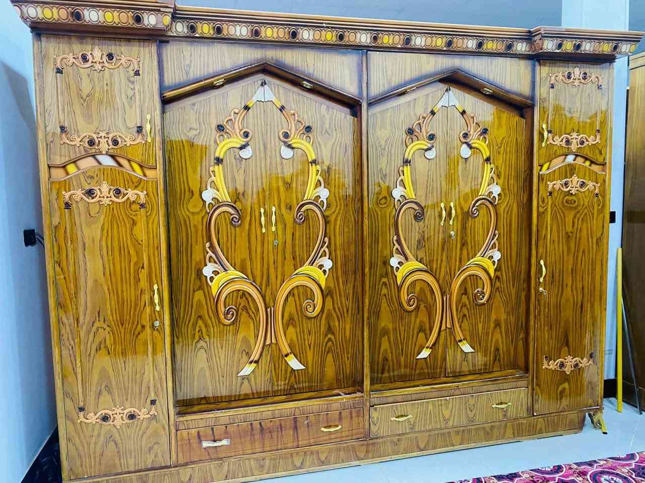 توجد غرفة نوم توج للبيع هيا ودوشكها نضيفة فول السعر 850 العنوان الرمانة الاستفسار  ***********
