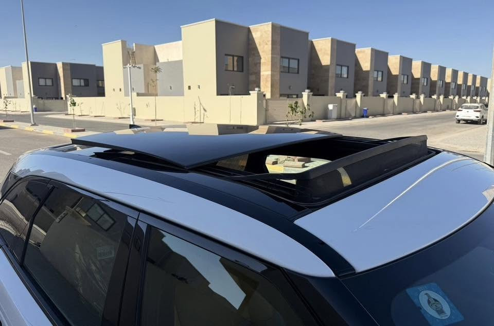 رانج روفر خليجي فيلار للبيع فقط بيع
R-Dynamic - 2018 
52000 KM
سياره جدا جديده ونظيفه فول  ١/١  التراي مالهه زيرو  وماكو اي نقص بيهه وكاله سردار خليجيه  صيانه كامله حسب الوقت بشركه رانج بلمنصور واخر صيانه قبل ايام ماكو برغي مفتوح بره الشركه وكل وصولات وتفاصيل الصيانه موجوده
٦ سلندر سوبر چارج السياره طلقه ماشاءالله
رقم مميز حلو - بغداد 
تخم تاير جديد
ويل ٢١ رياضي R-dynamic
السياره چكات ٣ ارتفاعات قياده  يعني تتحكم بلارتفاعات 
٧ مودات -  اوضاع قياده 
كاميرا - PDC 360  
كراسي تدفئه - تبريد 
 مساج كراسي 
كراسي جلد فئه r-dynamic داخل قرميدي طلب خاص 
كراسي كهرباء مع ٣ اوضاع ذاكره 
شاشات خلفيه 
تبريد امامي-  خلفي
صندوق كهرباء
السقف بانوراما علطولها جام  
Night paket تحكم بالوان دواخل السياره الليد الداخلي للسياره 
رقم بغداد باسمي رقم شبه مميز حلو
سياره ماشيه ٥٢ كم 
دخول ذكي للسياره Bluetooth  
بصمه سياره عدد- ٢
مكانها بغداد سياره  سعر 32 الف دولار وبيه مجال سياره فقط بيع للاستفسار 
***********
