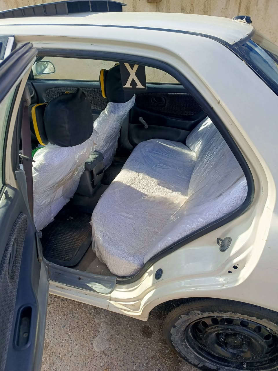 السلام عليكم براتون 2002 كير عادي تبريد تدفئ مكينه كير بلشرط  سنتر لوك كهربائيات كله تمام السياره بلاديه بدون صبغ عدى الجملغ الخلفي بيه ظربه خفيفه رقم بغداد دولي السنويه ل28 السعر 48مكانها تكريت للاستفسار ***********
