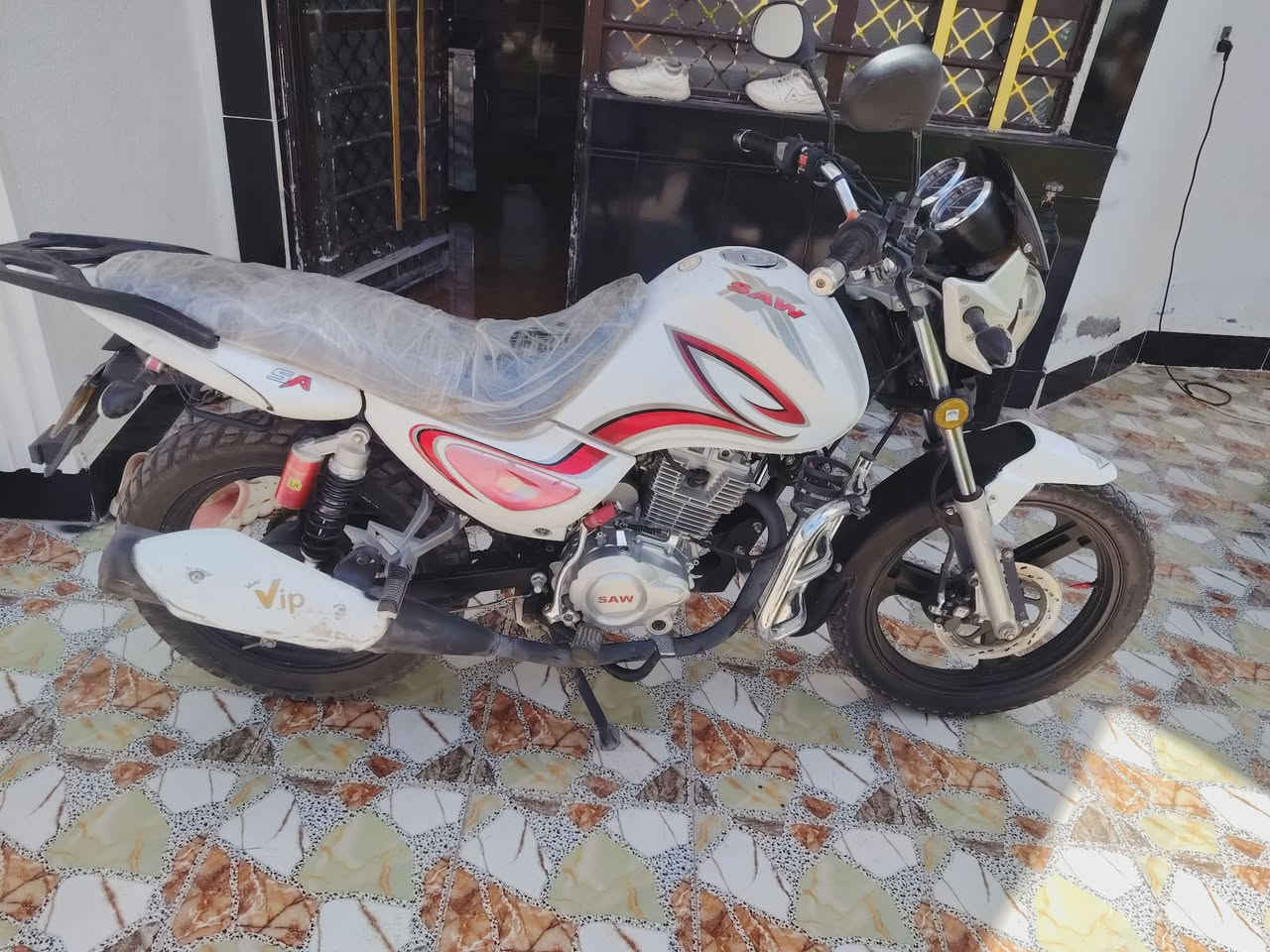 السلام عليكم للبيع دراجه سنكي موديل 23كامل موصفات بصمه اوارقه كامله السعر 1100بيه شويه مجال ***********
