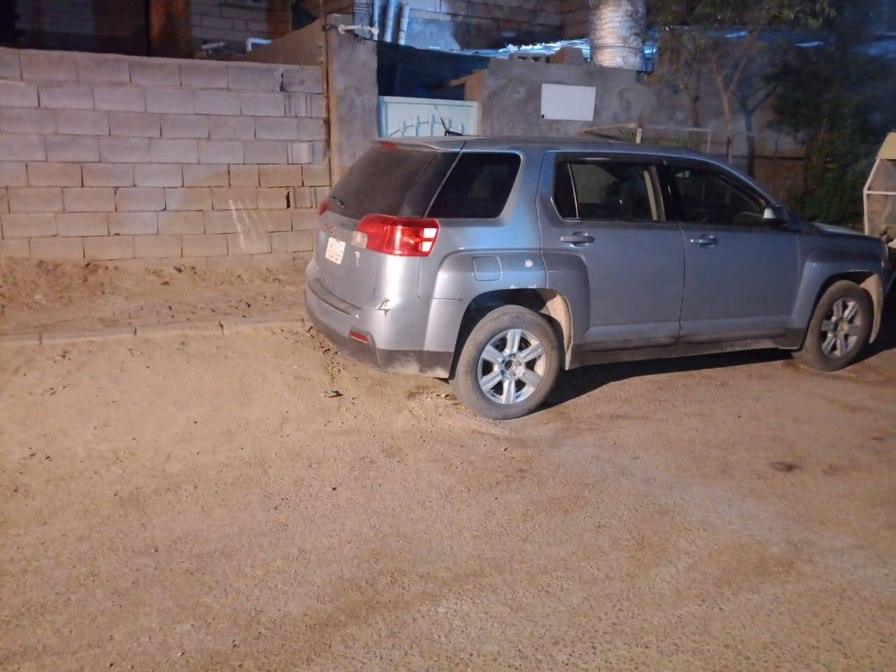 سيارة GMC تيراين سنة 2014 فئة SLE
المحرك:2400
الاسطونات:اربعة 4 سلندر
ناقل الحركة:الكير اوتماتيك
الوقود:بانزين
بلد الاستيراد:أمريكية
المسافة:ماشية اكثر من 150000كم
الاجزاء المتضررة:4 قطع
اللوحة:البصرة خصوصي
المقاعد:قماش
لون السيارة:ازرق فاتح او ازرق غير محدد
ملاحظة/السنوية ساقطة وبأسمي السيارة كاملة من كلشي حتى التبريد بس جاردة صبغها مع العلم مصبوغة حزام بأمريكا
السعر _ 80 ورقة
الرقم والعنوان _ عنواني البصرة التنومة حي الجامعة رقمي ***********
