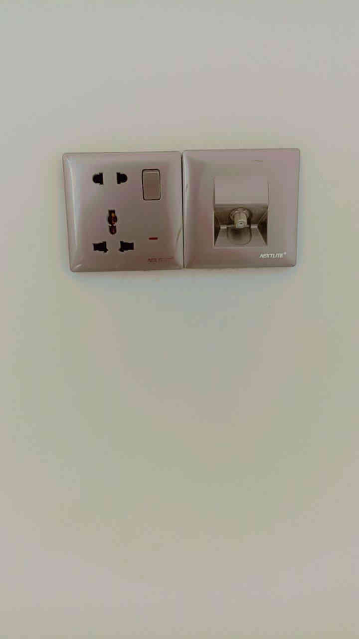 كهربائي متفرغ العمل داخل ميسان عماره فقط للتصال ***********
