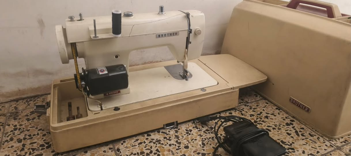 السلام عليكم
مكينة للبيع امانة الله نظيفة 

اخذتها عبالي اتعلم خياطة ومكدرت استمر 

وهسة ماعندي مكان وحرامات عايفتها 

اريدها 200 الف واذا تردون توصيل داخل بغداد اوصلها عليه التوصيل


**إذا كنت صاحب هذا الإعلان وتريد حذفه لأي سبب، رجاءا أرسل رسالة إلى الدعم الفني**