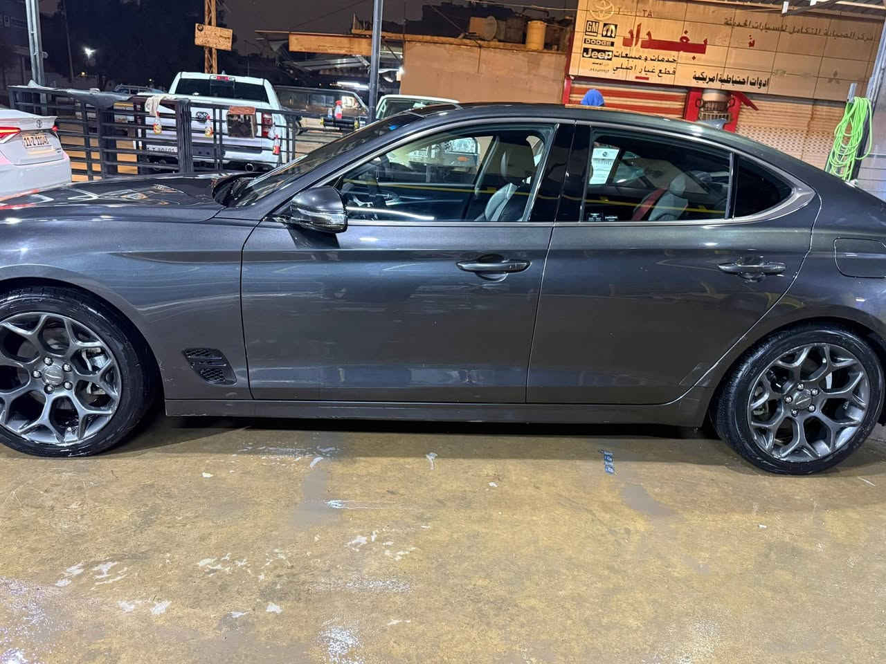 السلام عليكم
جنسيس g70 موديل 2023 
ماشية 44 كم 
محرك 4 سلندر دفع رباعي
لون رصاصي داخل اسود مطعم بأحمر
مواصفات 
كراسي كهرباء تدفئة تبريد 
مري شفط نقطة عمياء 
حساسات 360 
كامرة خلفية 
اضوية ليد 
تشغيل عن بعد 
تدفئه ستيرن
فتحة سقف 
رادار امامي
كراسي ميموري
شاشة تدعم ابل كار بلي واندرويد اوتو
قطعه خلفيه تبريد
محرك 2000T GDI
5 وضعيات قيادة
انارة ترحيب 
دخول ذكي 
السياره نظيفه حيل 
وشرط الفحص 
سعرر238
مكان بغداد كرادة 42 
***********
