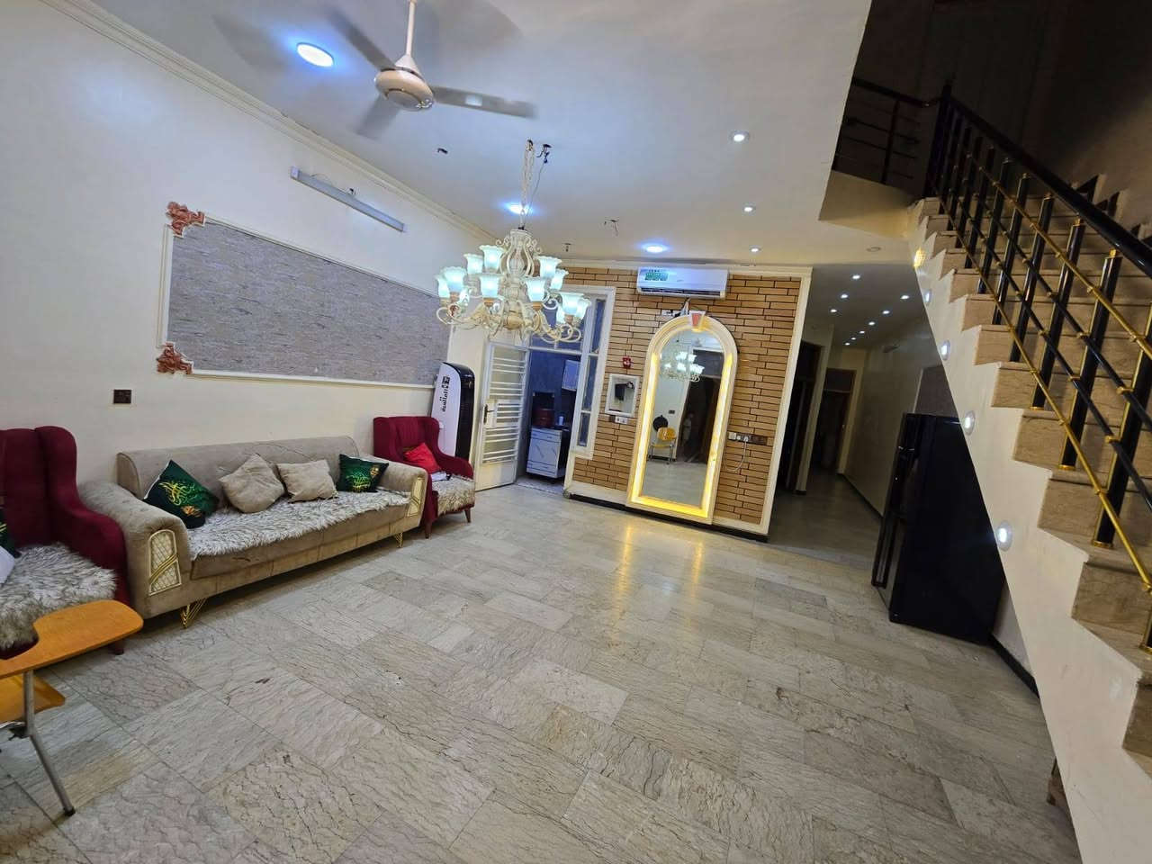 دار للبيع زراعي// رئاسه العبيدي//
240م  //ديوانيه وصاله ومطبخ وغرفتين نوم حمام عدد٢ مطبخ حار /طابق واحد بناء حديث
موقه تجاري على الشارع العام شارع 20 مال معمل الغاز قرب علوه بغداد وقرب مدرسه الشهيد سلام


**إذا كنت صاحب هذا الإعلان وتريد حذفه لأي سبب، رجاءا أرسل رسالة إلى الدعم الفني**