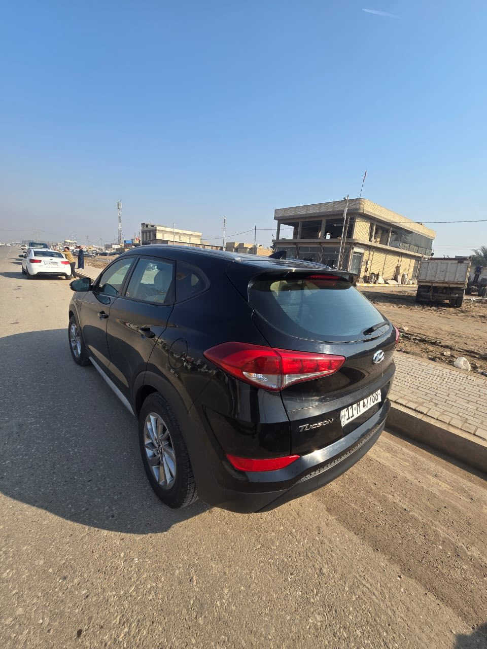 توسان ٢٠١٨ وارد امريكي ضرر جاملع +بنيد 
رقم بغداد سنوية وهزة جديدة بسمي شخصيا تحويل ثاني 
السيارة جاهزة كل نقص مابيهة 
حدادية تخم تاير محرك كير كفالة 
مواصفات السيارة 

بصمة 
تحكم 
شاشة كامرة 
كشنات كهربائية +تدفائة 
ماشية ٨١ ميل 
وبعد مواصفات التوسان المعروفة 
مكاني بغداد قريبب ع مجمع بسماية 
   ***********. 
السعر ١٤٠
