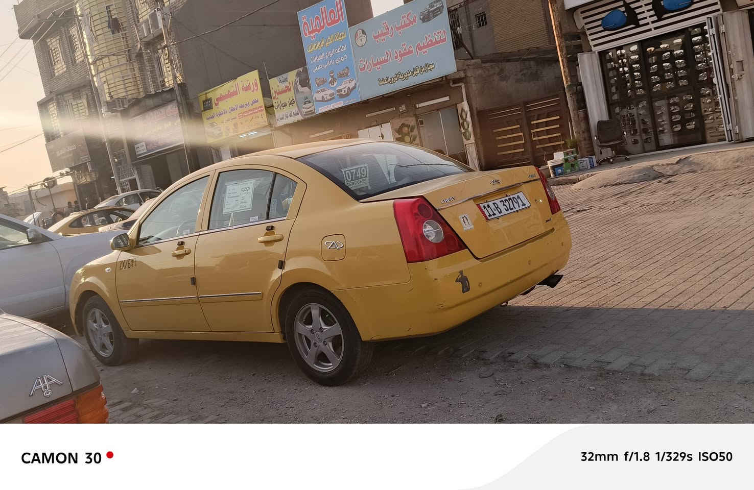 السلام عليكم اشيري البيع ٢٠١١ بيه جاملغ الامامي صبغ وجاملغ الخلفي صبغ بس عله كد شبر وطخه بل باب مال سايق مكينه مجفته كير كايم تبريد ثلج سياره حلوه وما بيه اي نقص بس كير العنوان مشتل *********** السعر 38 واطيحلك فلوس كير اربع ورقات
