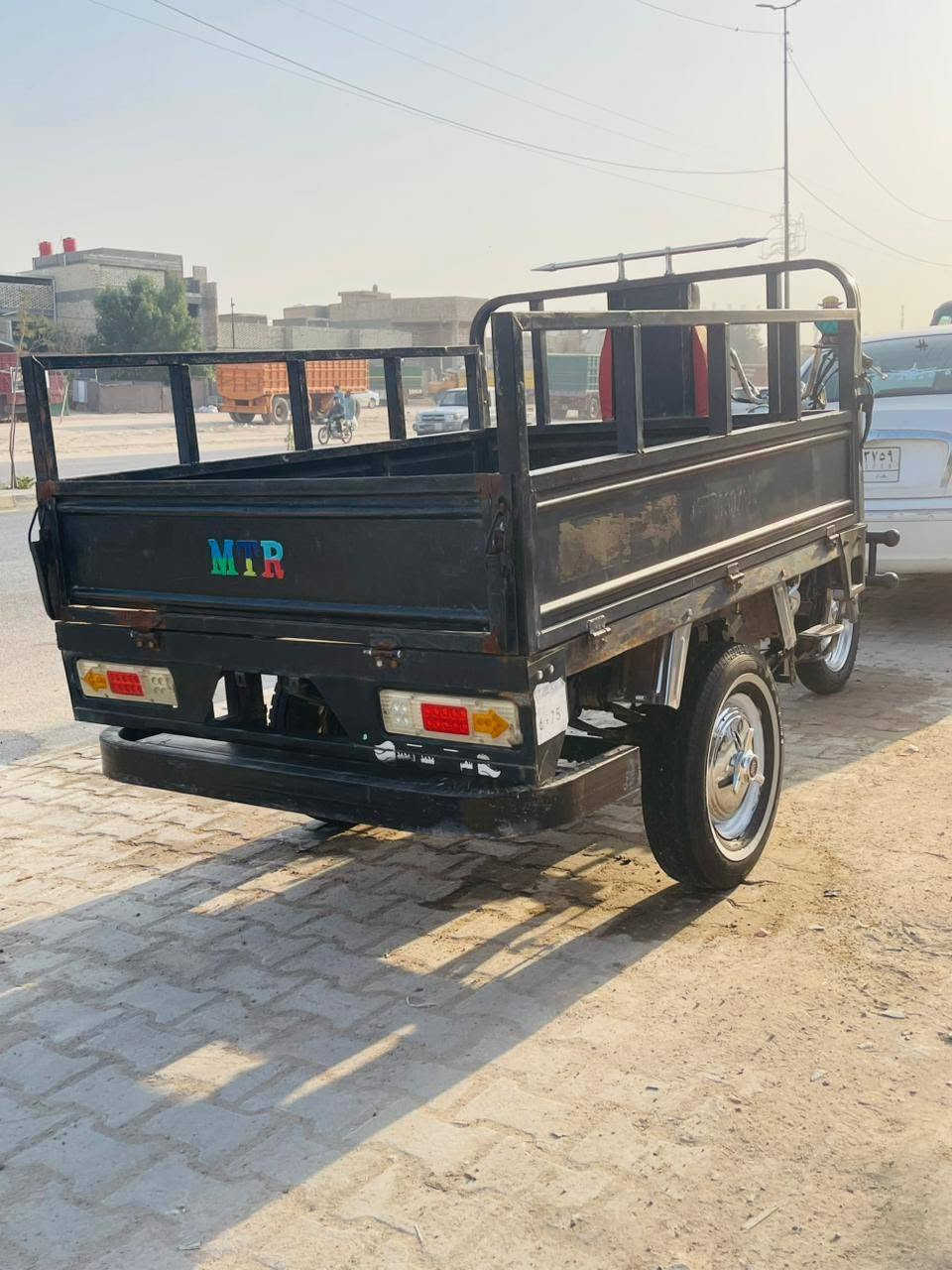ستوته للبيع موديل ١٩ كفاله عامه ورقم انكليزي السعر ٢٥٠٠ وبيها مجال
***********
