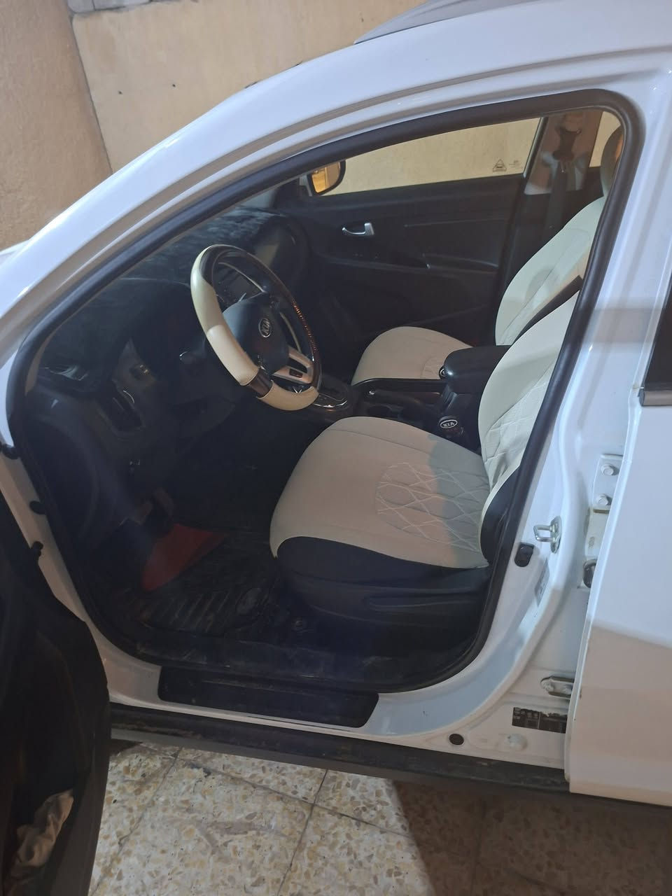 سلام عليكم سيارة البيع كيا سبورتج موديل 2014 رقم أربيل سنويه الئ  2030 سعر ١٦٠ بيهه مجال *********** مكان البصرة ابي الخصيب
