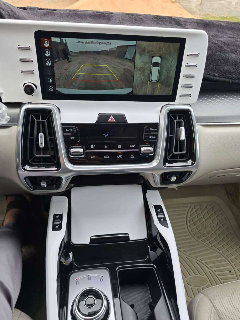 للبيع كيا سورنتو  2023  خليجي يعني كفاله عامه من كلشي.   شرط الفحص
حتى الدعاميات شرط.   
والسياره جديدة على وضع الشركه 
مواصفات فووول بس قماره حديد
5 كامرات 360   بصمه دخول ذكي 
كشن حار وبارد + جلد + 2 كهرباء 
كير ماوس  محرك 6 شرط على وضع الشركة 
لايت 4 عدسات    داخل جلد +الارضيه مغلفه جلد
7 راكب  3 قطع تبريد ثلج
تحكم ستيرن كامل + شفتات 
حساس خلفي و امامي.  ويل كروم 
شاشه كبيرة + جي بي اس 
بردات خلفية.    جنطه كهرباء 
السيارة حلوة وجديدة لوك بحالت الوكاله ماشيه 65
رقم اربيل دولي سنويه جديدة  
السعر 300
***********
