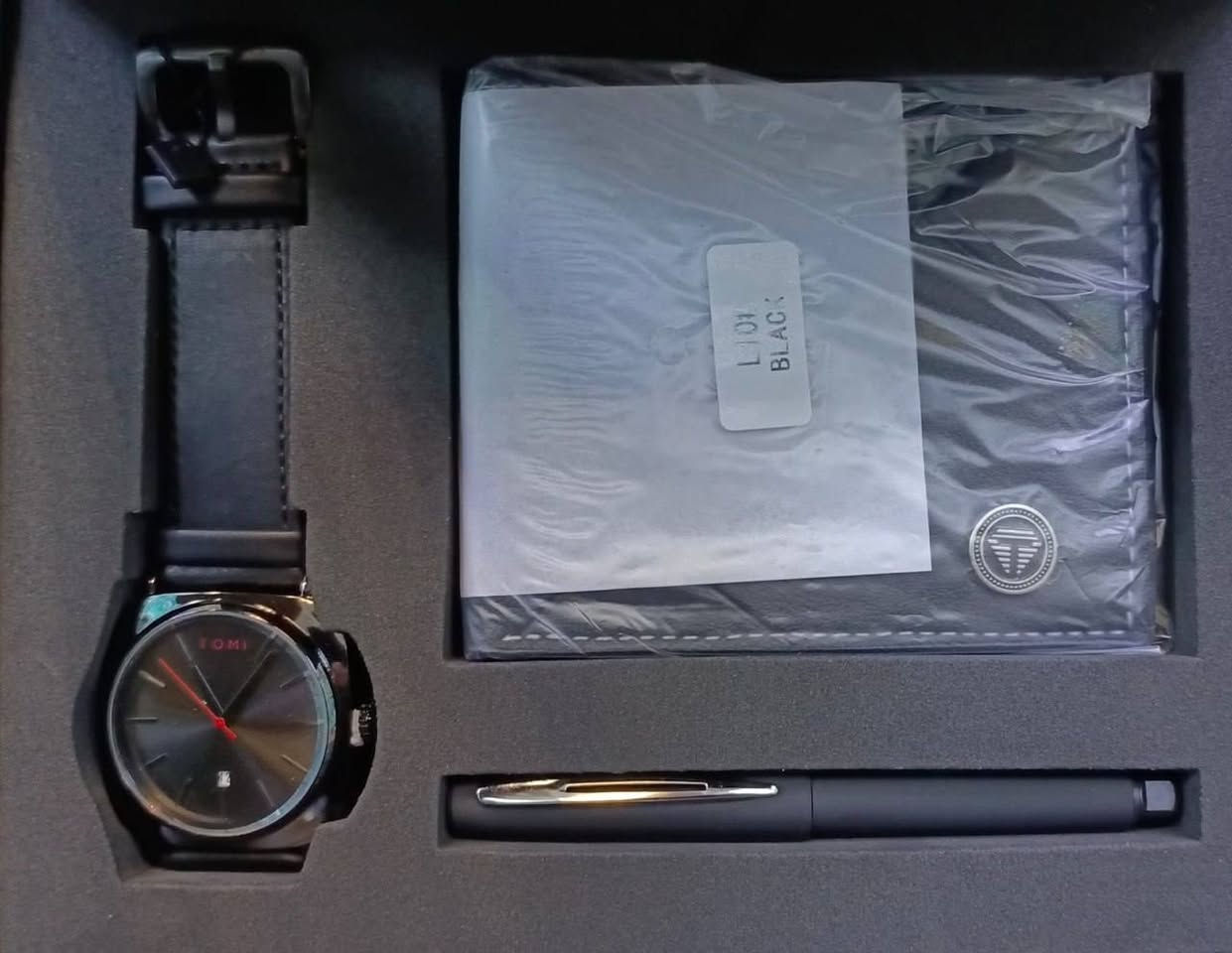 بكج من ماركة تومي
يحتوي على ساعة +محفظة + قلم 
السعر 20 ألف


**إذا كنت صاحب هذا الإعلان وتريد حذفه لأي سبب، رجاءا أرسل رسالة إلى الدعم الفني**