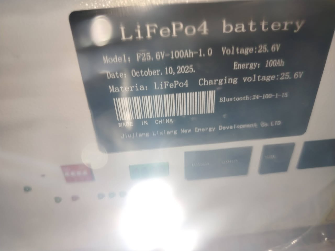 جديدة أنتاج جديد سنة 2025
كل بطارية 100 أمبير – 25.6 فولت
الخلايا جديدة Grade A
والبطارية بيها بلوتوث تگدر تتابع الشحن 
عددهن 2 فقط
المكان بغداد
السعر 
السعر مليون وثلاثمائة ألف دينار عراقي (1,300,000 د.ع)
اللي محتاج أو يعرف أحد محتاج
يتواصل وياي على الرقم:
📞 ***********
