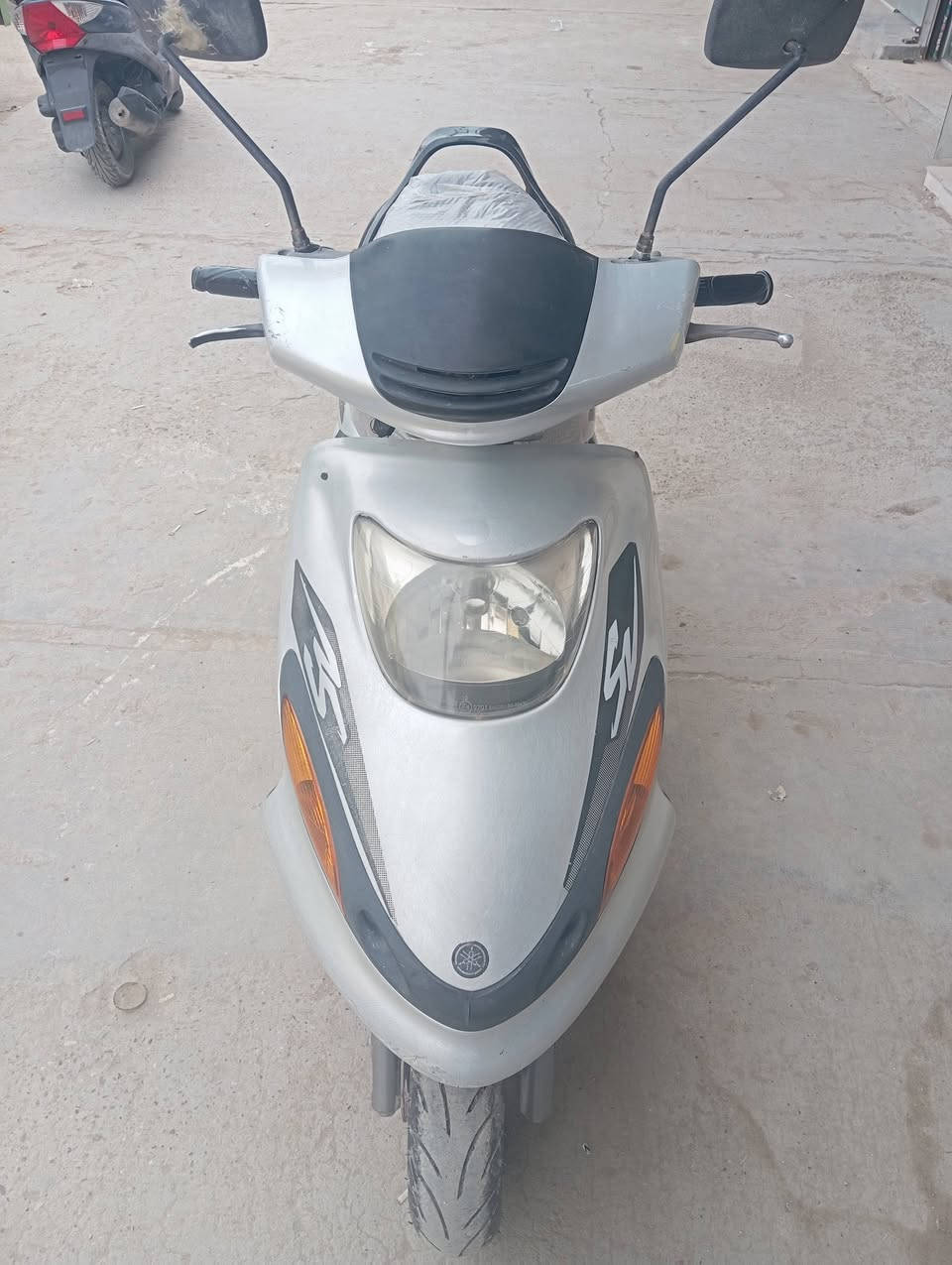 السلام عليكم 
دراجه للبيع 
نوع دولفين 
مجفته تجفيت درجه اولى 
تايرات جدد سلف جديد
باتري جديد كتف جديد 
دبلات جدد كهربائيات شغله
لايت عالي ناصي دبل اشاره
دبل هورن جديد كجيات شغله 
دراجه خير من الله مناقصه شي
العنوان بابل الحمزه الغربي 
ل ستفسار الاتصال عله الرقم التالي 
***********
