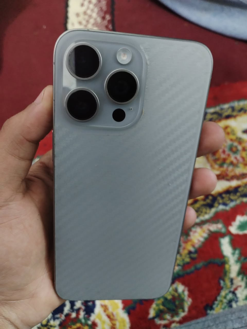 أيفون 15 برو ماكس للبيع 
نضافه 100/100
كامل ملحقاته 
ع ايدي استخدام فقط اتصال ممتعوب 
كارتونه موجوده 
السعر مليون 250
***********
