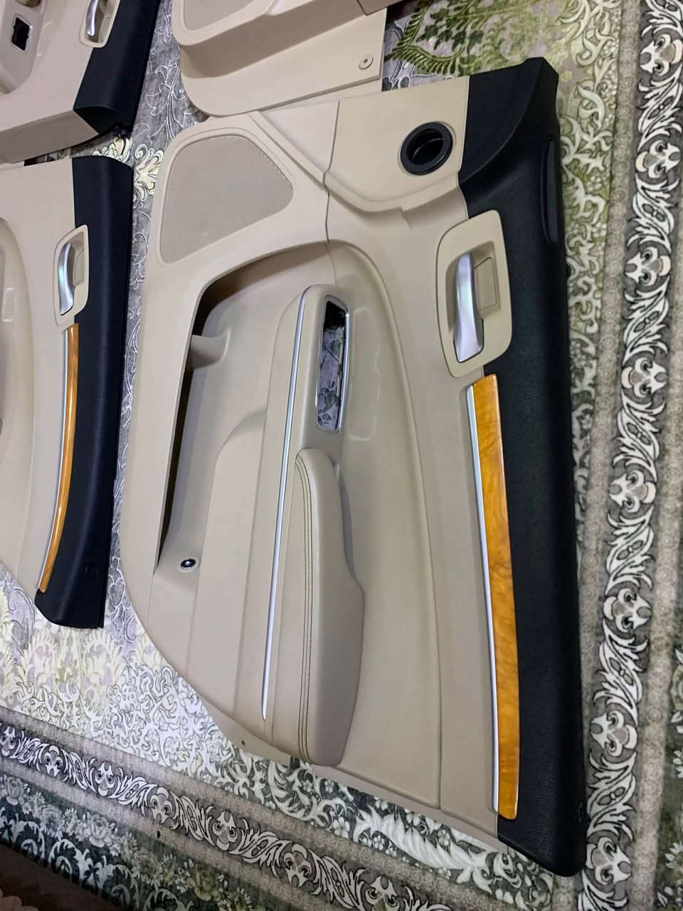 سلام عليكم بطاين اوباما. عسليات جدد نظافتهن 100‎%‎ كلش اذا بيهن ملاحظه تاخذهن بلاش شكد ما جدد كاملات هنه ويداتهن زيرو تريد هنه ويداتهن موجودات تريد بدون يدات هم موجودات كلشي بسعره 
مكاني بصرة 
الشراي يخابر وبخدمتكم 
رقمي ***********
