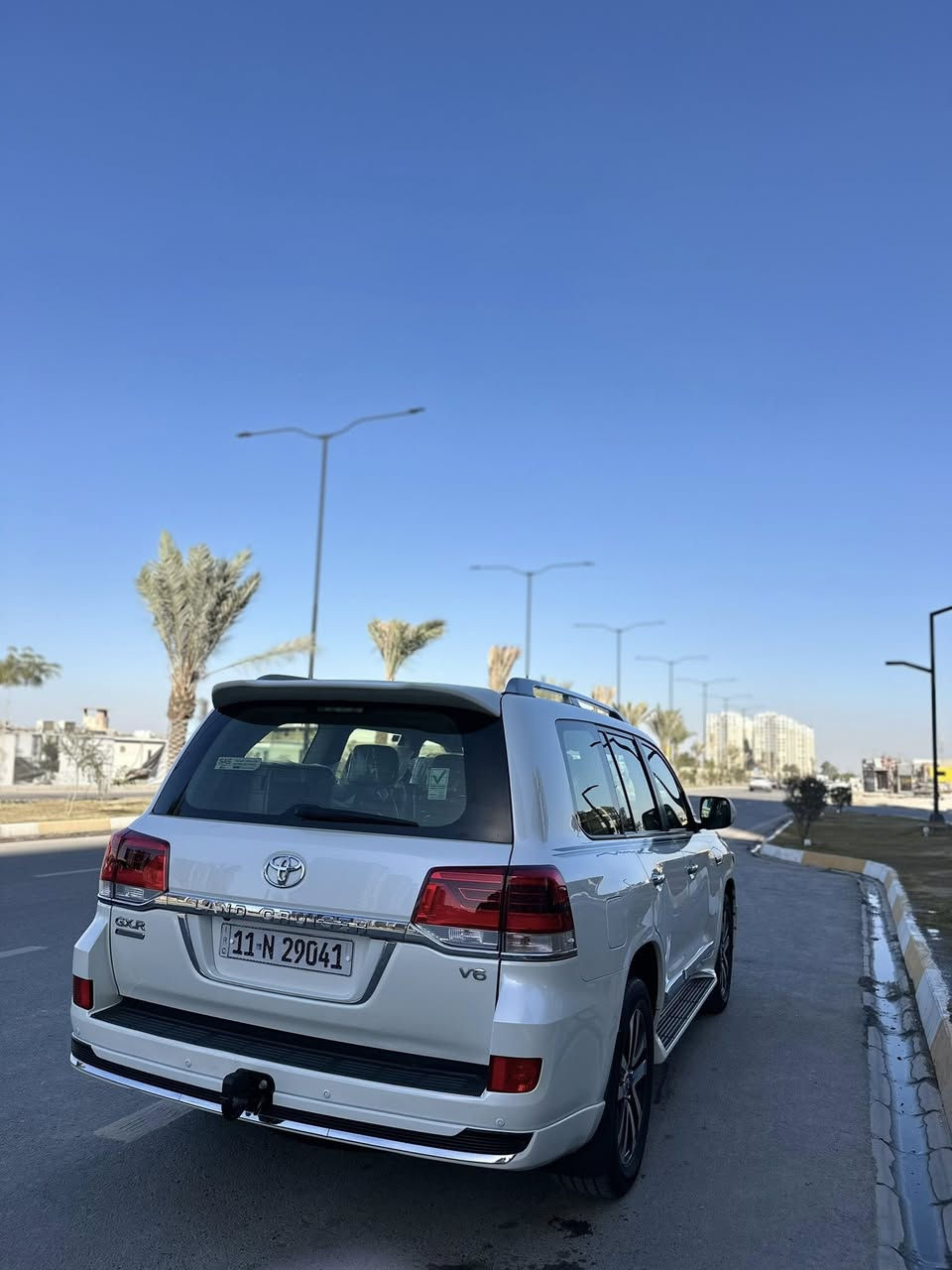 لاندكروز موديل ٢٠١٩ سازب باب اول ماشيه ١٠٠ رقم بغداد باسمي
السلام عليكم لاندكروز 2019مكفوله جديده على وضع شركة 
ضمان شركة ساز  SAS فول مواصفات شرط الفئه الاولى GXR 
رقم بغداد انگليزي  باسمي 
مكفولة من  صبغ تبديل حته دعاميات اصليه شركة 
محرك 6 سلندر 4000 ماشيه 100   الف  بدون اي نقص جديده جدا محرك كير حدادية تخم تاير كفاله  
  مكان السيارة بغداد الكرخ
***********
السعر 500$  خمسون الف دولار بيها مجال
