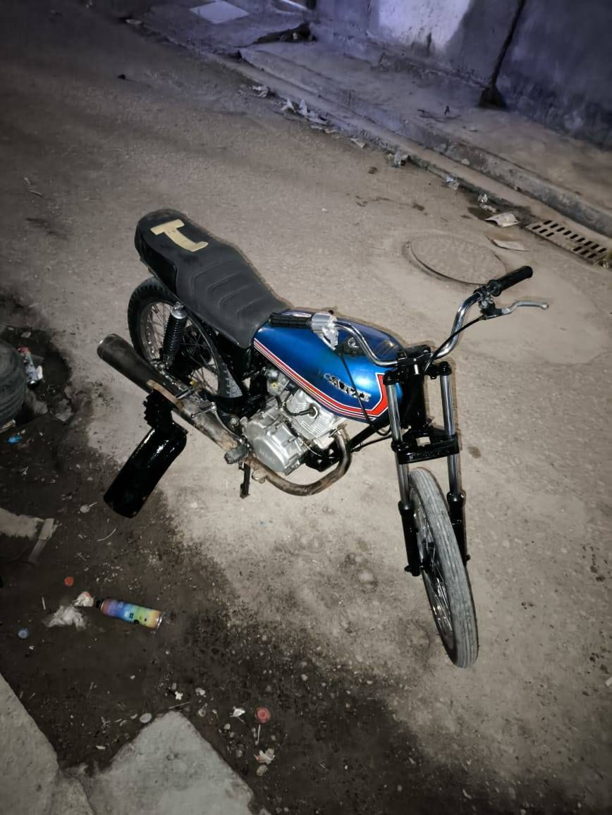 سلام عليكم دراجه للبيع نامه دراجه نضيفه مامتعوبه برغي ماناقصها غراض كله جديد شوفت عينك (ادوات) رايدها ب 400 وبيها مجال رقم ***********
