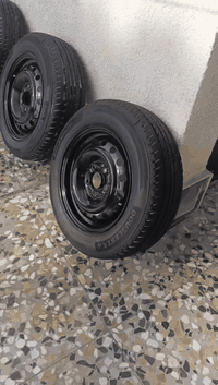 تخم ويل اسود  الثقيل 15جديد مع تخم تاير جديد السعر 250 قفل 07715477261...